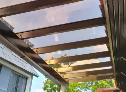 Polycarbonate roofing awning frame structure detail